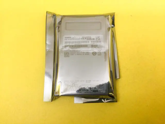 Alt view image 2 of 2 - KCD8DVUG12T8 KIOXIA CD8-V 12.8TB PCIe 4.0 NVMe U.2 2.5in Internal SSD