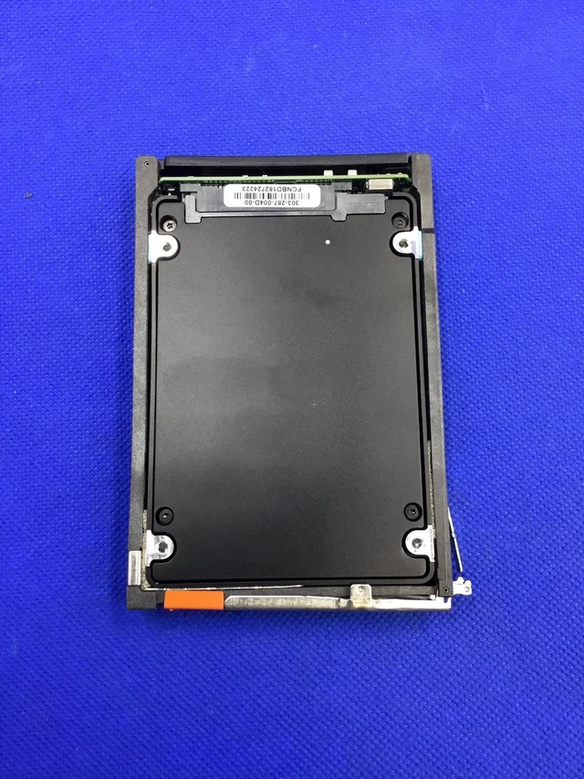Alt view image 3 of 4 - (NOT FOR HOME PC!) MZ-ILT3T8A SAMSUNG PM1643 3.84TB SAS 12G READ INTENSIVE 2.5'' SSD EMC 118000632