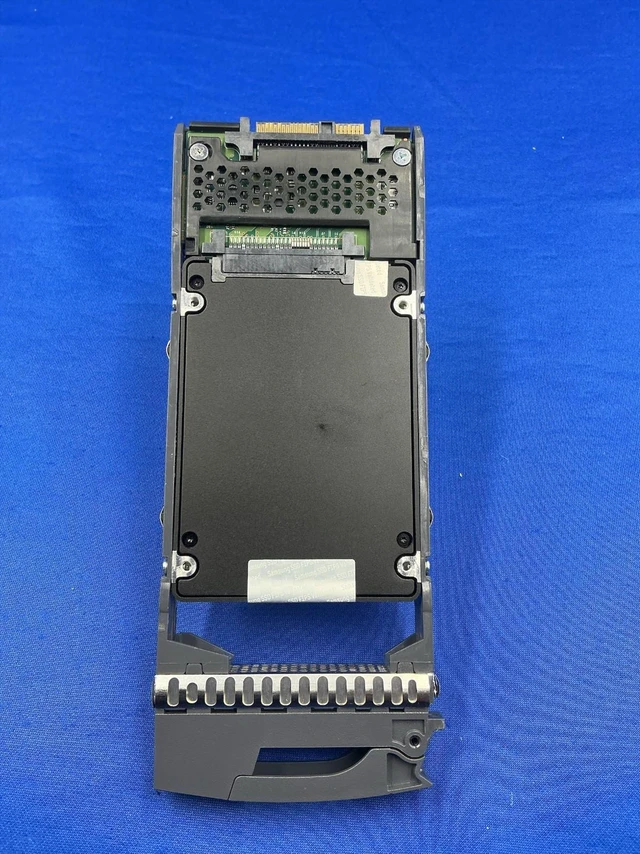 Alt view image 3 of 7 - (NOT FOR HOME PC!) X358A NetApp 3.84TB SAS 12Gbps 2.5in Enterprise SSD PM1633 MZ-ILS3T8A