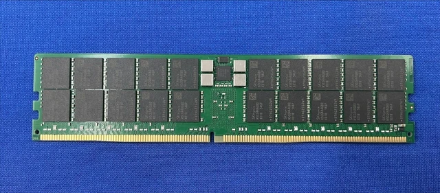 Alt view image 5 of 7 - HMCG94AGBRA631N HYNIX 64GB (1X64GB) 2RX4 PC5-5600B RDIMM MEMORY
