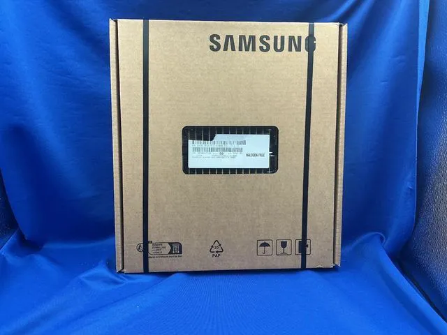 Main image of MDRR644QDBC2-3 SAMSUNG 64GB (1X64GB) 2RX4 PC5-6400B RDIMM MEMORY