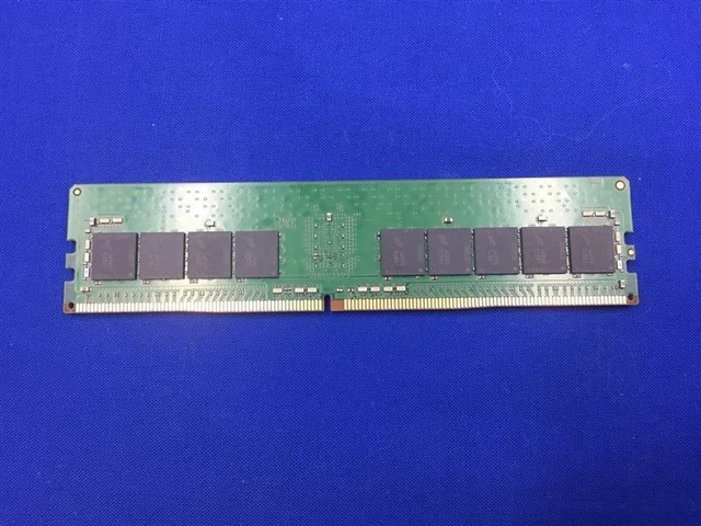 Alt view image 3 of 3 - MTA18ASF4G72PDZ-3G2B2 MICRON 32GB (1X32GB) 2RX8 PC4-3200AA MEMORY