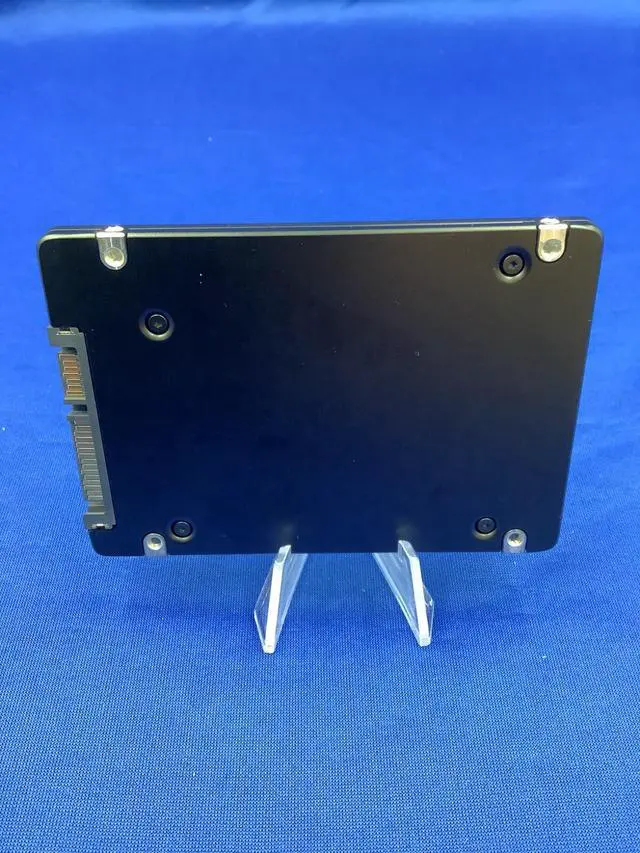 Alt view image 5 of 6 - MZ-7L31T90 Samsung PM893 1.92TB SATA 6Gb/s 2.5'' Enterprise SSD Pull