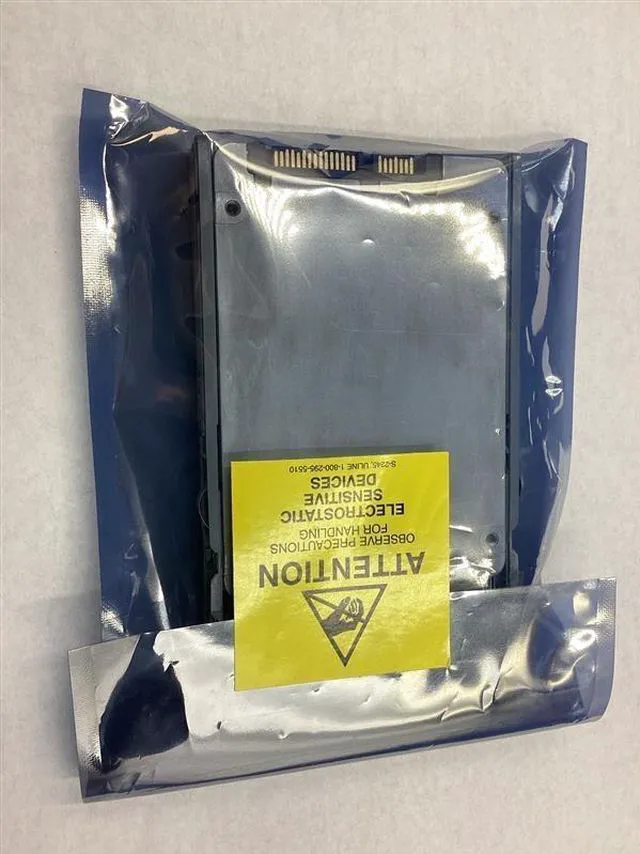 Alt view image 4 of 6 - 0MWKF MWKF2 Dell Intel DC S4600 1.92TB 6Gb/s SATA 2.5'' SSD SSDSC2KG019T7R
