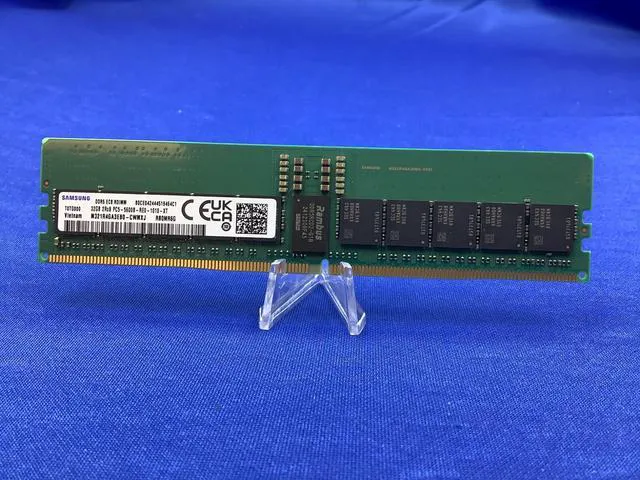 Alt view image 2 of 6 - M321R4GA3EB0-CWM SAMSUNG 32GB (1X32GB) 2RX8 PC5-5600B MEMORY