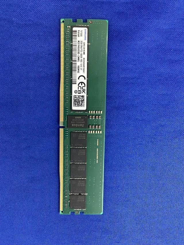 Alt view image 4 of 6 - M321R4GA3EB0-CWM SAMSUNG 32GB (1X32GB) 2RX8 PC5-5600B MEMORY