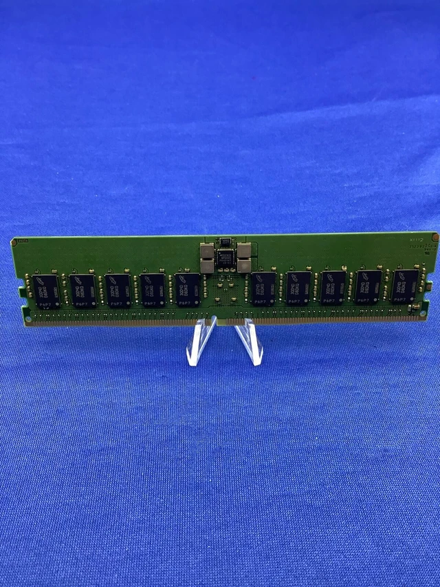 Alt view image 5 of 5 - MTC20F1045S1RC56BD1 MICRON 32GB (1x32GB) 1Rx4 PC5-5600B MEMORY