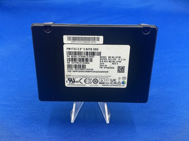 Alt view image 4 of 7 - MZ-WLJ3T80 Samsung PM1733 MZWLJ3T8HBLS 3.84TB PCIe NVME Gen4 U.2 2.5in SSD