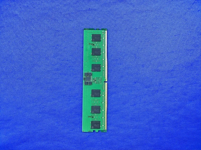 Alt view image 3 of 6 - HMCG78AGBRA190N HYNIX 16GB (1x16GB) 1Rx8 PC5-5600B RDIMM MEMORY