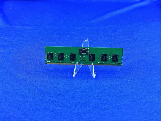 Alt view image 4 of 6 - HMCG78AGBRA190N HYNIX 16GB (1x16GB) 1Rx8 PC5-5600B RDIMM MEMORY