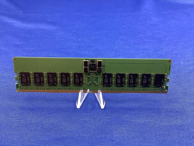 Alt view image 3 of 5 - MTC20F2085S1RC56BD1 MICRON 32GB (1X32GB) 2RX8 PC5-5600B RDIMM MEMORY