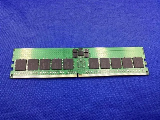 Alt view image 2 of 3 - HYNIX 32GB PC5-4800B DDR5-38400 EC8 RDIMM 2Rx8 Memory HMCG88AEBRA107N