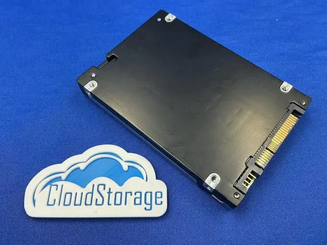 Alt view image 3 of 7 - KCM6XRUL15T3 KIOXIA CM6-R 15.36TB NVMe PCIe 4.0 x4 U.3 2.5in SSD SDFHS81GEB02T
