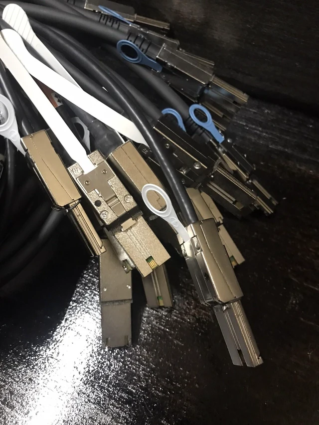 Alt view image 7 of 7 - (NOT FOR HOME PC!) EMC 038-004-103 Mini-SAS TO Mini-SAS 8M Cable 2263053-2 SAS CABLE 8 Meters