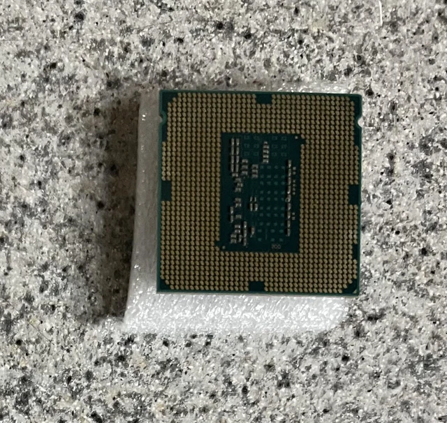 Alt view image 2 of 4 - INTEL 3.10GHZ CPU 3.1GHZ 8MB SR154 E3-1220V3