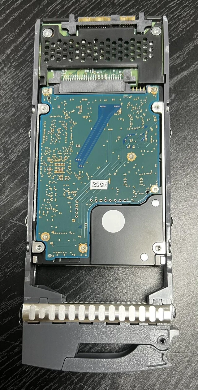 Alt view image 3 of 5 - (NOT FOR HOME PC!) NETAPP 1.8TB 10K 12G 2.5INCH HS SAS HDD 108-00424 / X426A-R6