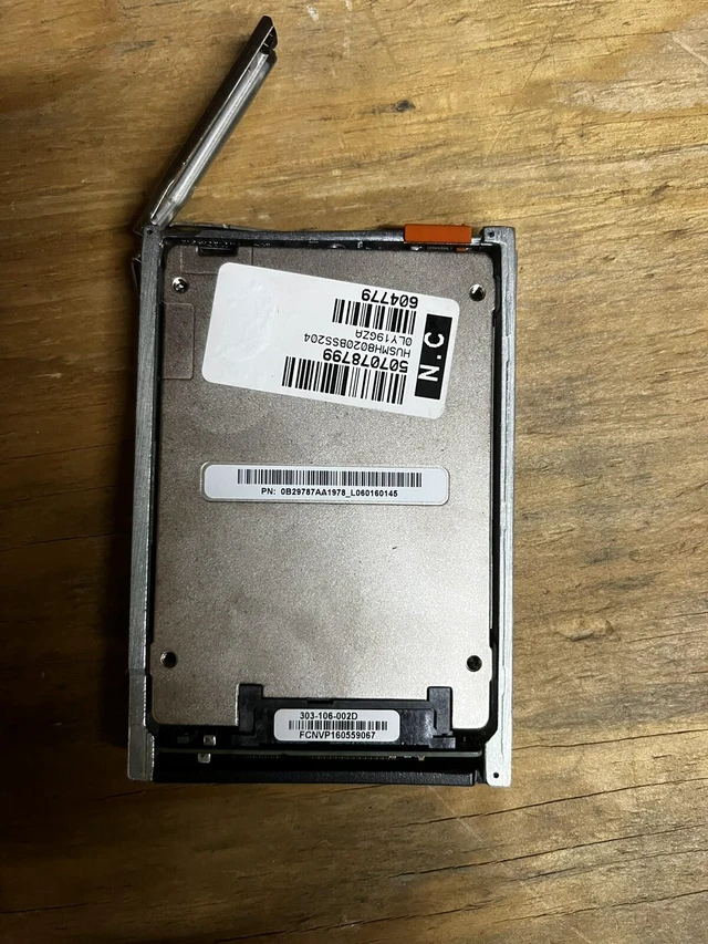 Alt view image 3 of 4 - (NOT FOR HOME PC!) 005051138 EMC 200GB 2.5in SAS SSD for VNX V4-2S6FX-200