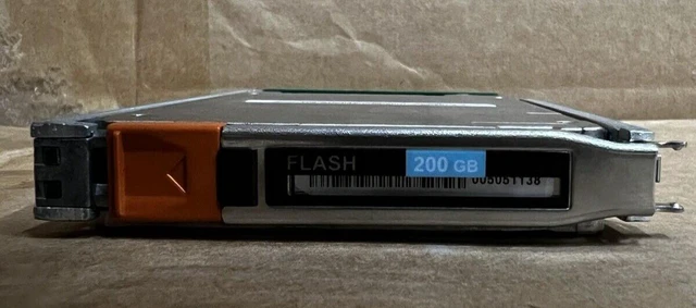 Alt view image 2 of 3 - (NOT FOR HOME PC!) 005-051138 EMC 200GB 2.5in SAS SSD for VNX V4-2S6FX-200 005-051-138 / 005051138