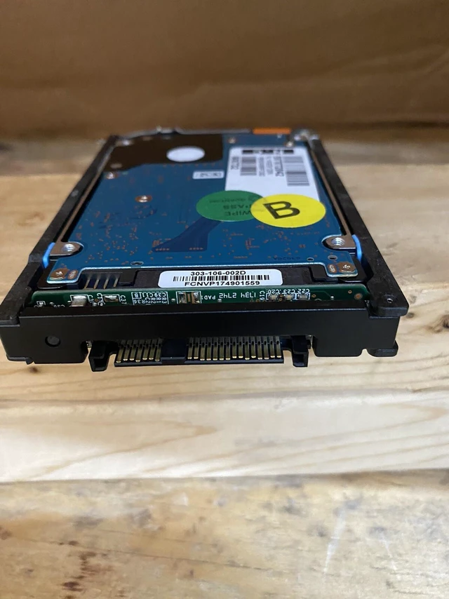 Alt view image 2 of 3 - (NOT FOR HOME PC!) EMC 2.5'' SAS 1.2TB HDD 005-052164 005052164