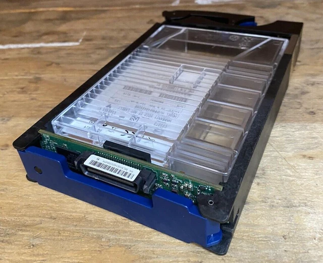 Alt view image 2 of 5 - (NOT FOR HOME PC!) EMC 2.5'' SAS 400GB MLC SSD 005051115 005-051115