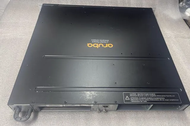 Alt view image 4 of 4 - JL076A 3810M 40G 8 Aruba HPE Smart Rate PoE+ 1-Slot Switch (No PSU)