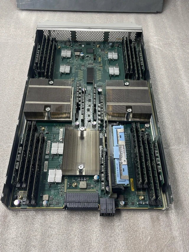 Alt view image 2 of 6 - O350 013-6216-002 SGI Compute Blade 2x Cpu INTEL X7542 2.66Ghz 32Gb Memory