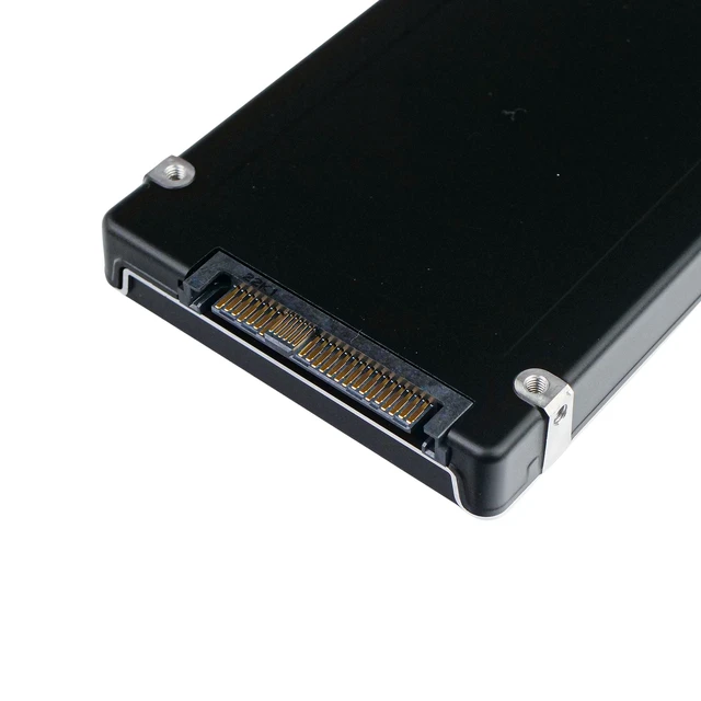 Alt view image 3 of 7 - Samsung PM1733 1.92TB MZWLJ1T9HBJR PCIe Gen4.0 x4 8GB/s 3D TLC U.2 NVMe 2.5" SSD