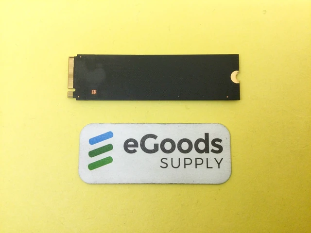 Alt view image 2 of 4 - SDAQNTX-2T00 WD CL SN720 2TB SED NVMe M.2 SSD SDAQNTX-2T00-1022