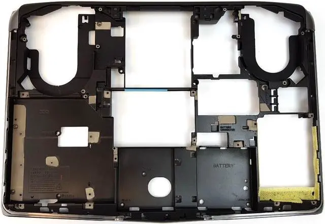 Main image of Dell Alienware 17 17.3" Bottom Base Case Black GXRRC 0GXRRC CN-0GXRRC