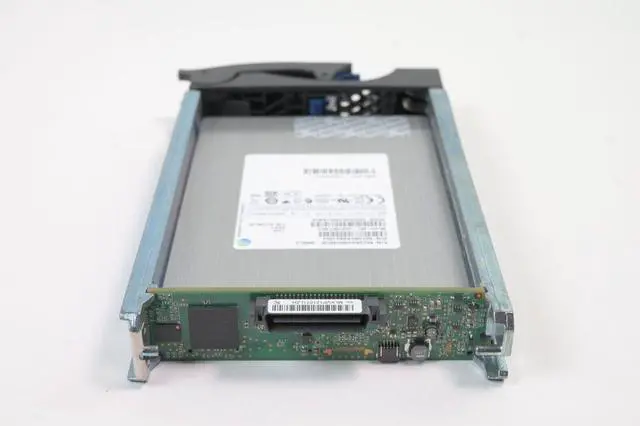 Alt view image 2 of 7 - (NOT FOR HOME PC!) EMC 005049890 100Gb 6Gbps 3.5" SAS VMAX SSD Drive