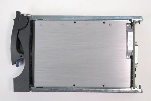 Alt view image 7 of 7 - (NOT FOR HOME PC!) EMC 005049890 100Gb 6Gbps 3.5" SAS VMAX SSD Drive