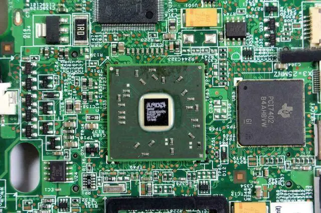 Alt view image 5 of 7 - Dell Latitude XT Laptop Motherboard Y038C C2D U7700 1.33 GHz ATI 256MB Tested