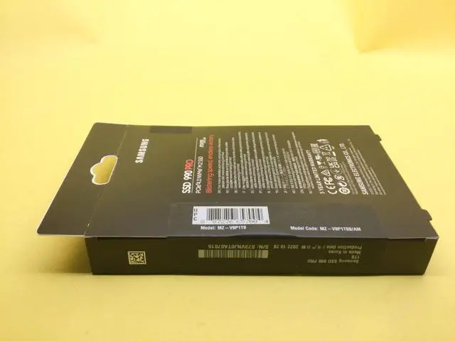 Alt view image 3 of 4 - SAMSUNG 990 PRO M.2 2280 1TB PCIe 4.0 NVMe V-NAND SSD MZ-V9P1T0B/AM