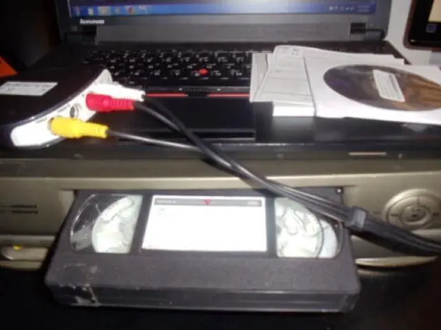 Alt view image 3 of 5 - VHS VCR Video Cassette Tape Home Movie CONVERTER To Digital Computer BETA DVD