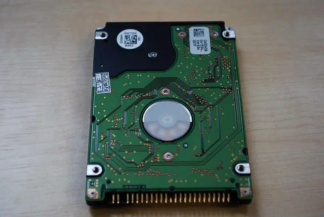 Main image of 160GB IDE Laptop Hard Drive DELL C600 C500 C610 D400 D410 D600 D610 D800 D810