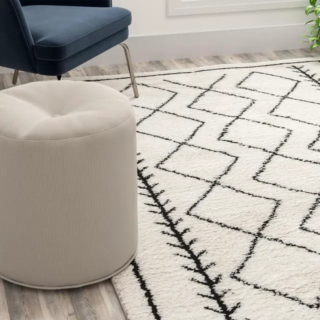 Alt view image 5 of 14 - Geometric Style Bohemian Shag Area Rug - 5' x 7' - Ivory