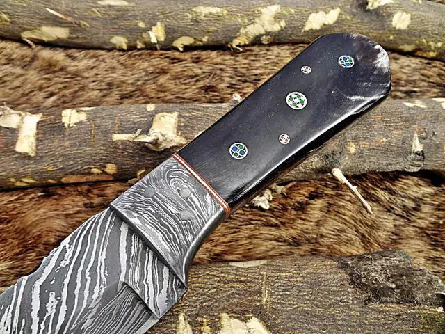 Alt view image 4 of 6 - 8" Long hand forged Damascus steel full tang Tanto blade custom made hunting Knife, Natural Bull horn scale with Damascus Bolster, Cow leather sheath