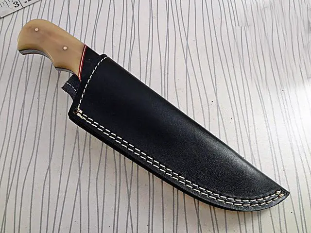 Alt view image 3 of 5 - 9.5" long Damascus Steel full tang hunting Knife custom made Hand Forged 5" blade, Bull horn & camel bone scale cow hide leather sheath