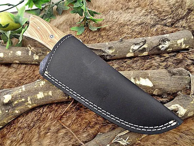 Alt view image 4 of 5 - 9" Long hand forged Damascus steel Hunting knife, 4.5" full tang blade, Natural rose wood scale with Brass bolster, Cow hide Leather sheath