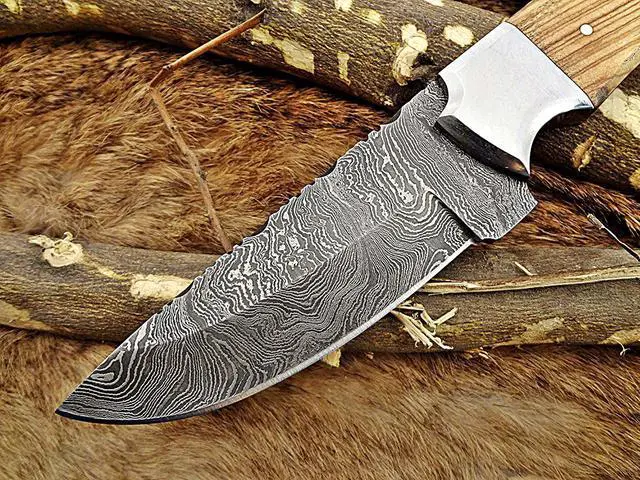 Alt view image 3 of 5 - 9" Long hand forged Damascus steel Hunting knife, 4.5" full tang blade, Natural rose wood scale with Brass bolster, Cow hide Leather sheath