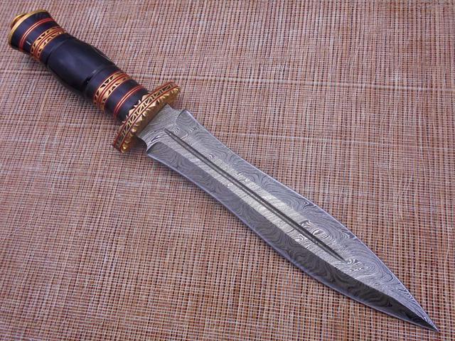 Custom Hand Made Damascus Steel Beautiful Dagger Knife with