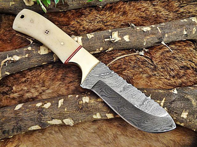 9.5 Inches HAND FORGED Special Feather Damascus Steel Hunting