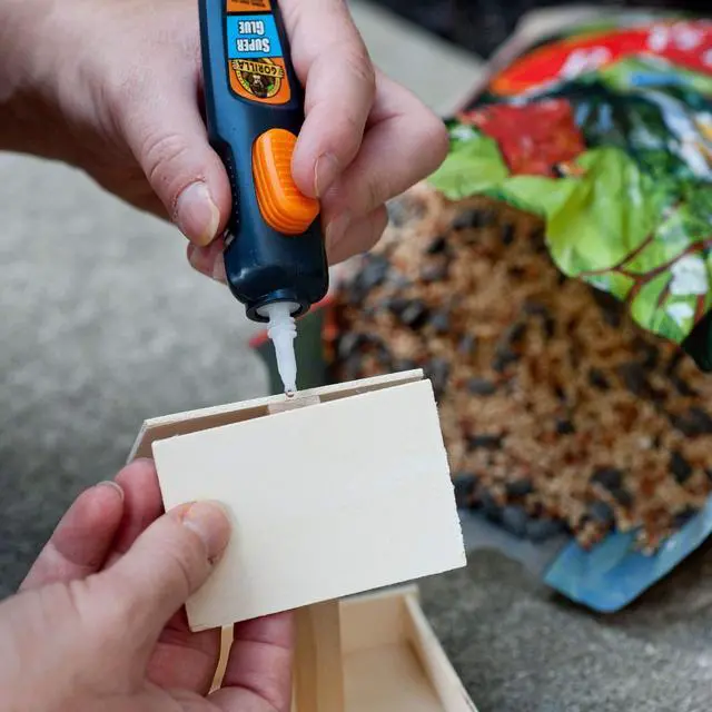 Alt view image 3 of 5 - Gorilla Super Glue Pen: 5g (Clear)