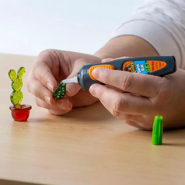 Alt view image 2 of 4 - Gorilla Super Glue Gel Pen: 5.5g (Clear)