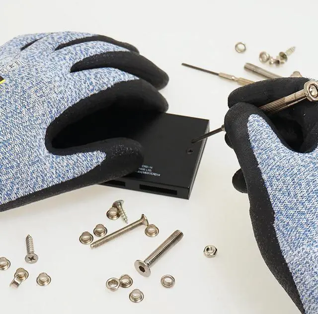 Alt view image 2 of 7 - Muveen Level 5 Cut Resistant Gloves [DEX FIT Cru553]: small / 1 pair (Grey)