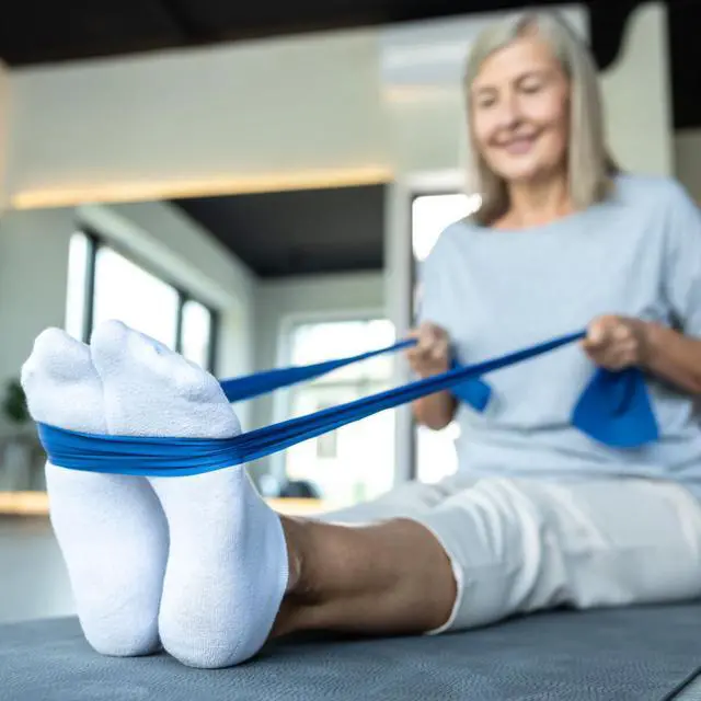 Alt view image 2 of 4 - Mueller SUP-R BAND Resistance Band: 5 in. x 6 yds. / X-Heavy Resistance (Black)