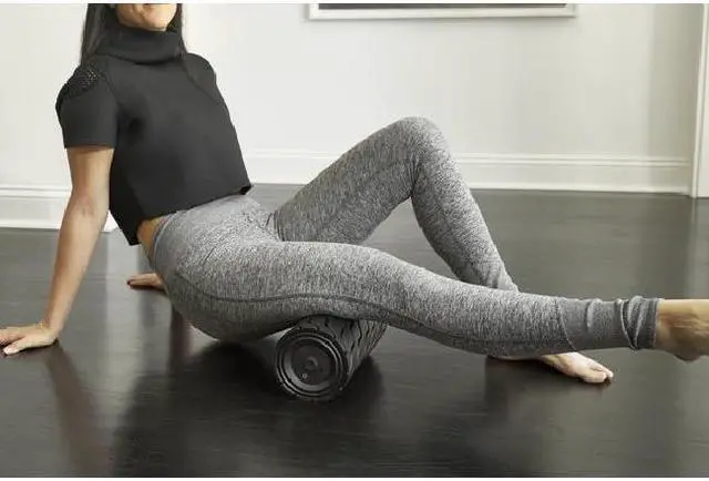 Alt view image 6 of 6 - 2020 Theragun Wave Roller Black NEW