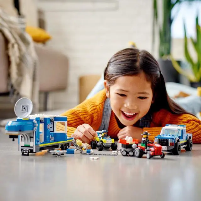 Alt view image 7 of 7 - LEGO 60315 City Police Mobile Command Truck