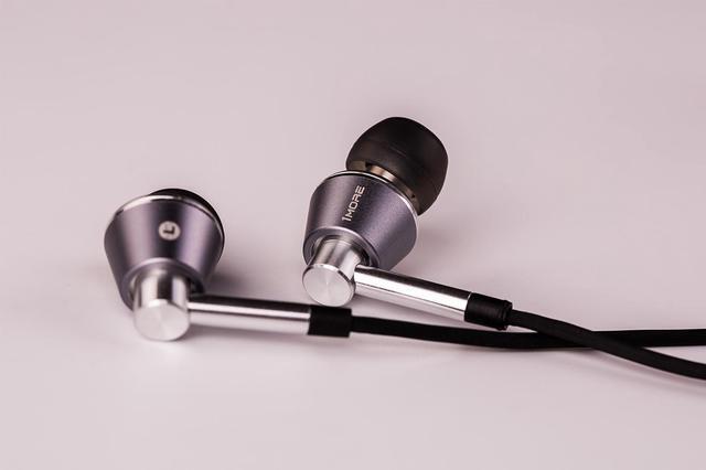 Alt view image 3 of 7 - 1MORE Triple Driver in-Ear Earphones Hi-Res Headphones with High Resolution, Bass Driven Sound, MEMS Mic, in-Line Remote, High Fidelity for Smartphones/PC/Tablet- Silver
