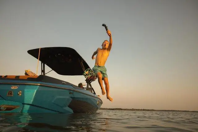 Alt view image 4 of 6 - The Handler (Floating Hand Grip) - GoPro Accessory (AFHGM-003) for Cameras